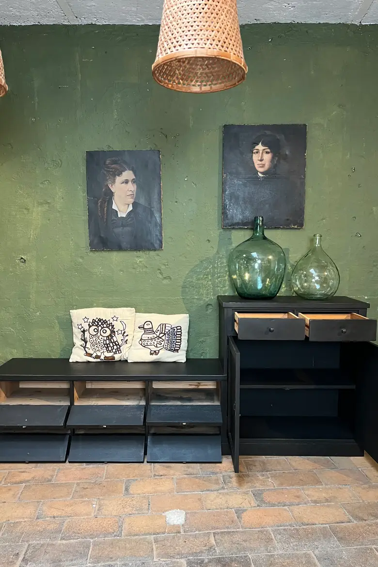 Meuble banc asymétrique