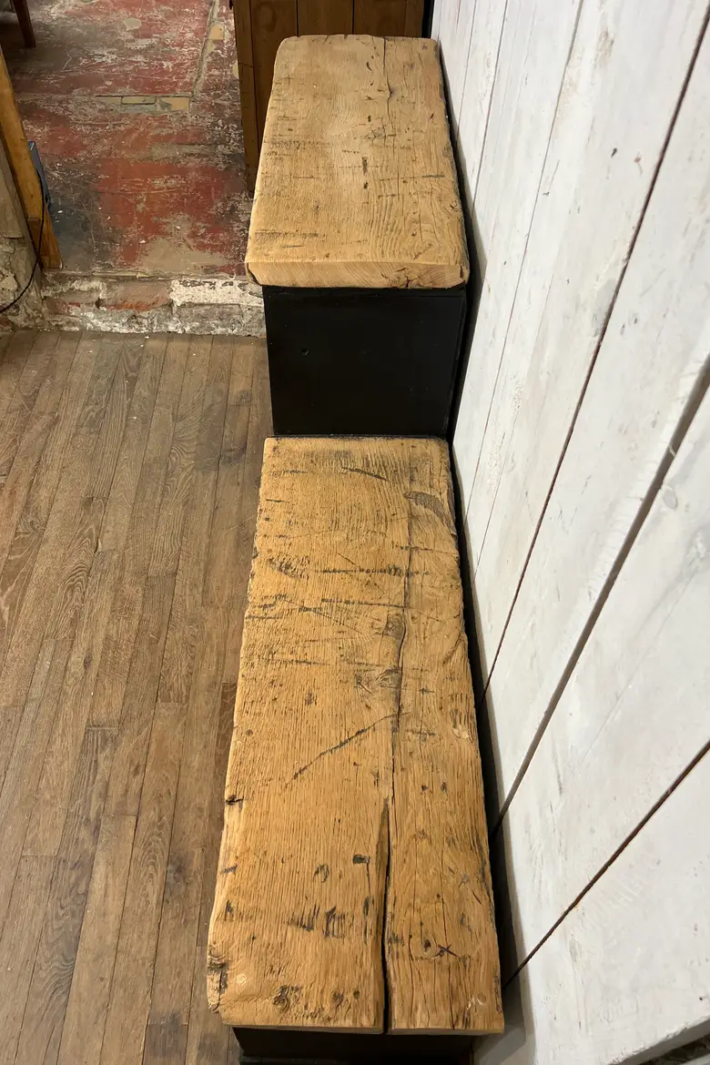 Meuble banc asymétrique