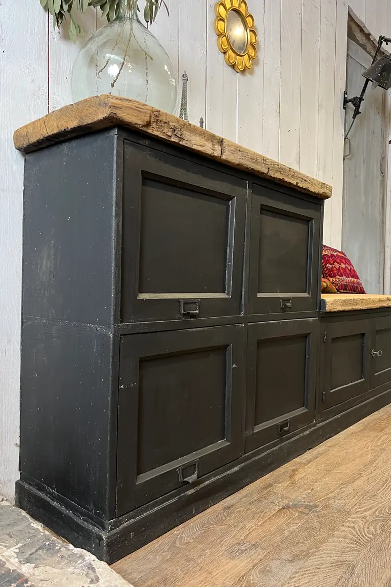 Meuble banc asymétrique