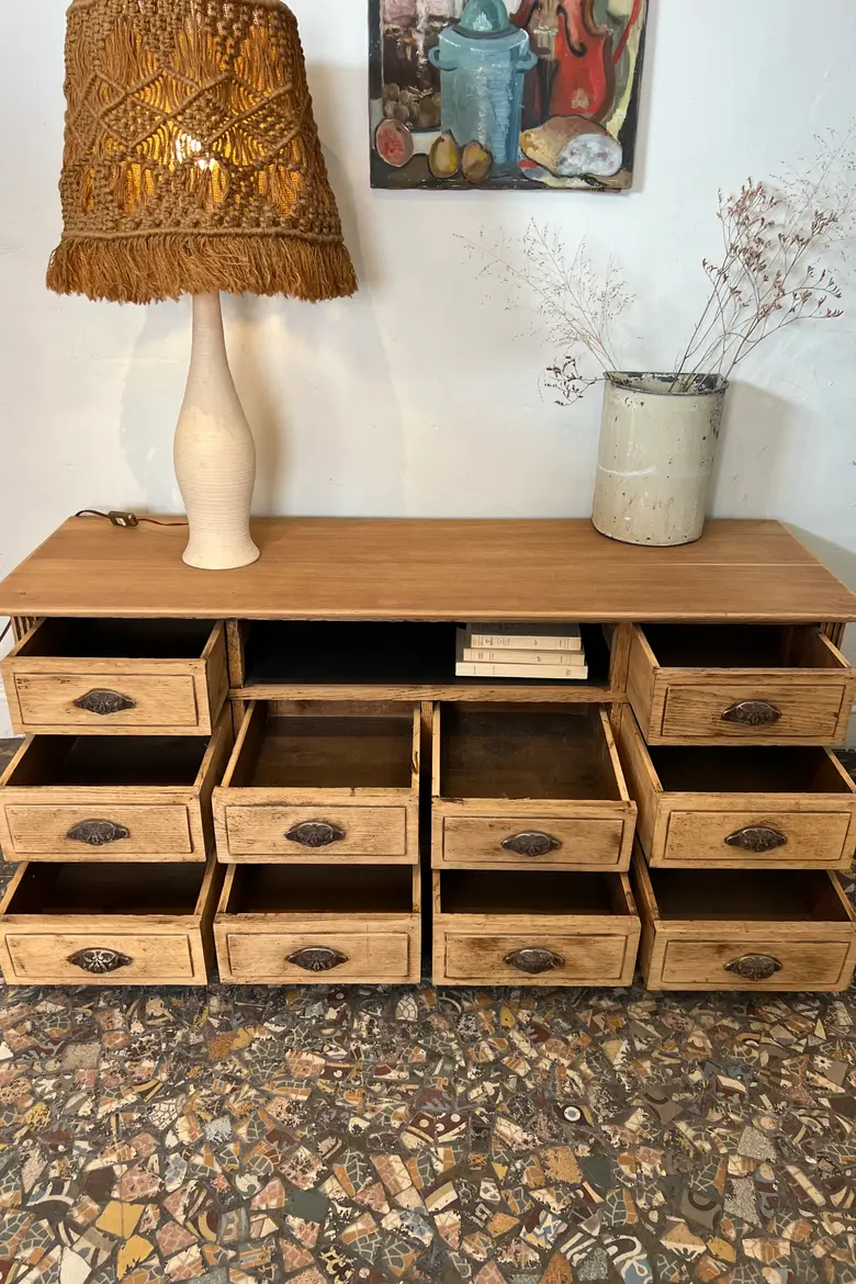 Meuble bas à tiroirs en chêne