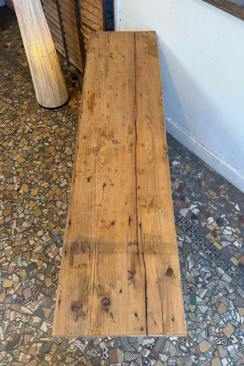 Meuble bas à tiroirs en sapin – début XXe