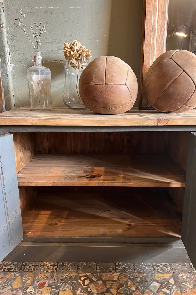 Meuble bas / TV  en bois