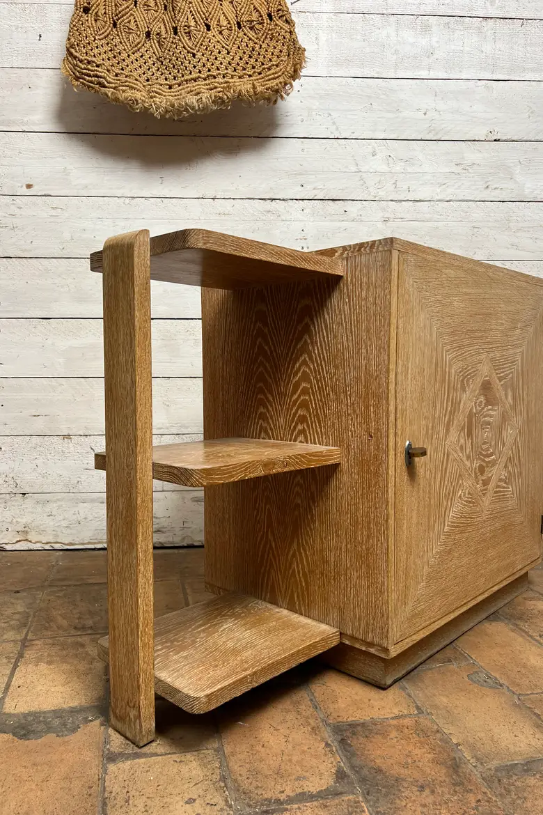 Meuble d’appoint en chêne cérusé – Années 50
