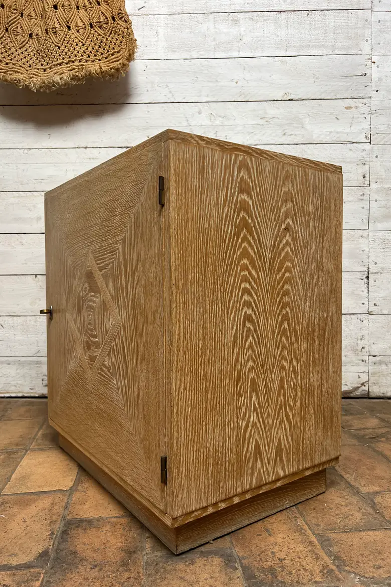 Meuble d’appoint en chêne cérusé – Années 50