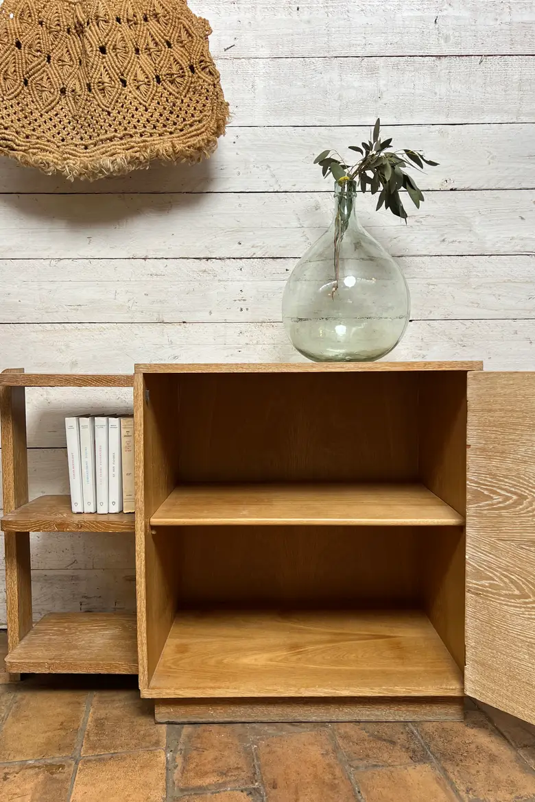 Meuble d’appoint en chêne cérusé – Années 50