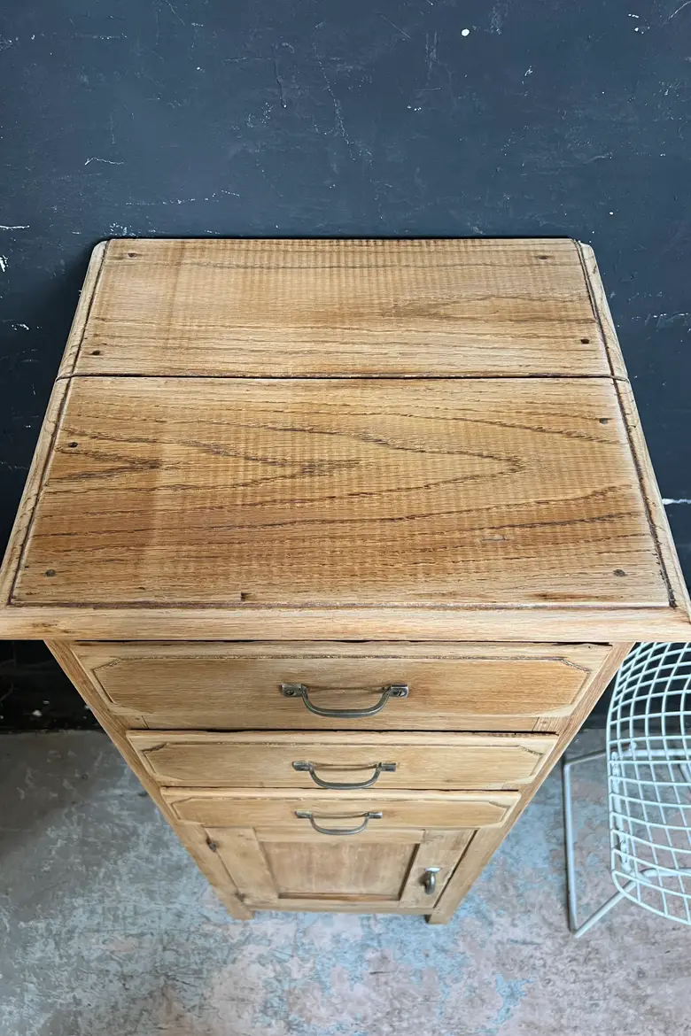Meuble d’appoint en chêne