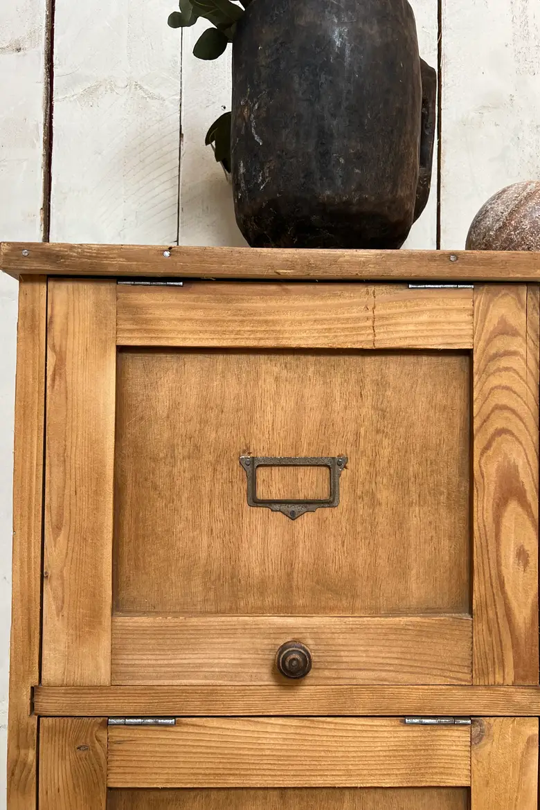 Meuble d’atelier à clapets