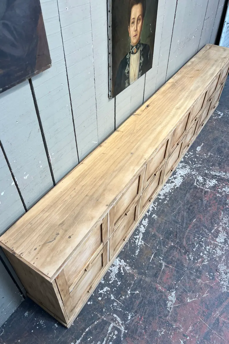 Meuble d’atelier à clapets