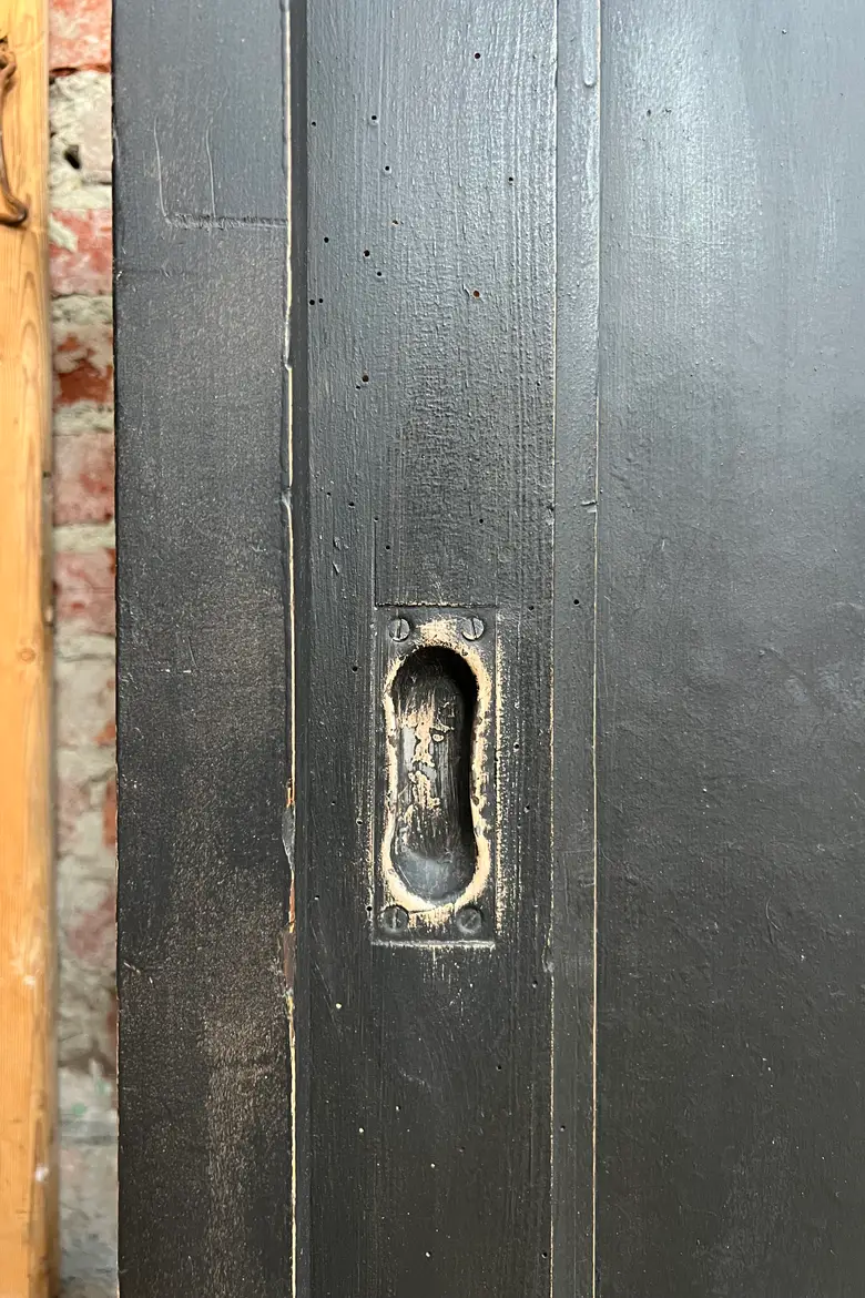 Meuble d’atelier à portes coulissantes