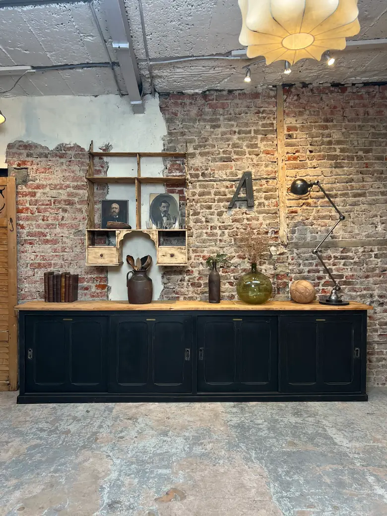 Meuble d’atelier à portes coulissantes