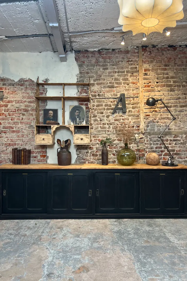 Meuble d’atelier à portes coulissantes
