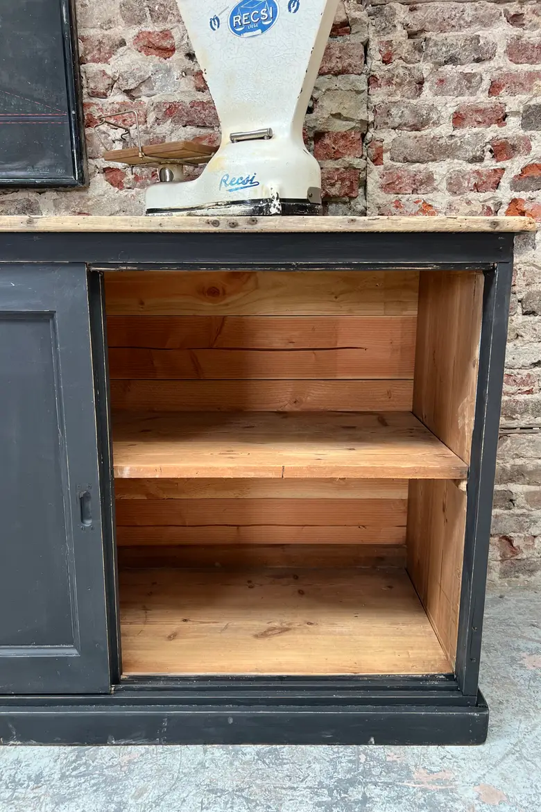 Meuble d’atelier à portes coulissantes Début XXème