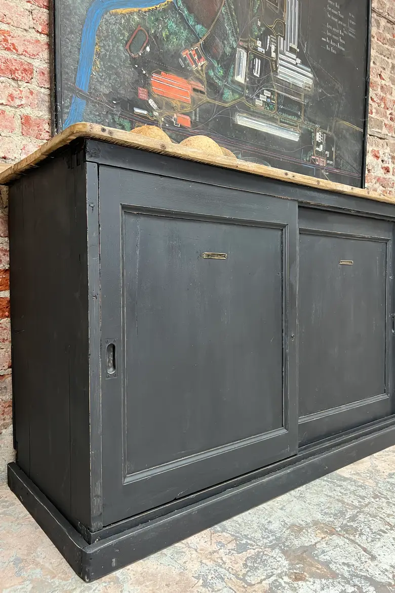 Meuble d’atelier à portes coulissantes Début XXème