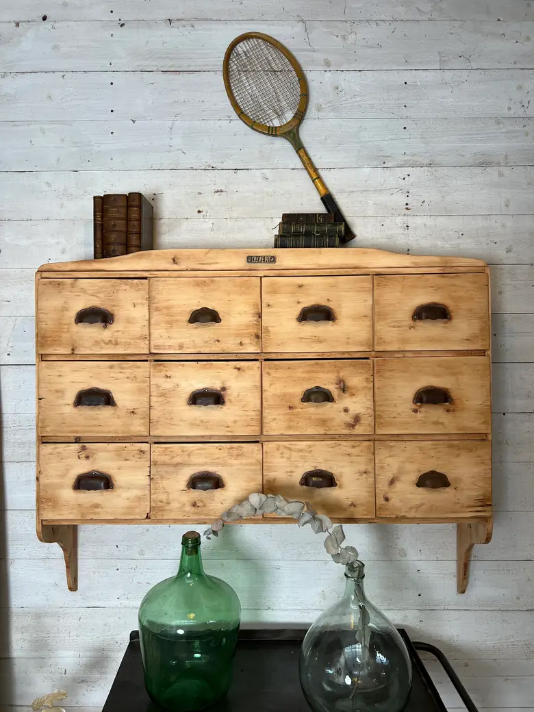 Meuble d’atelier à suspendre