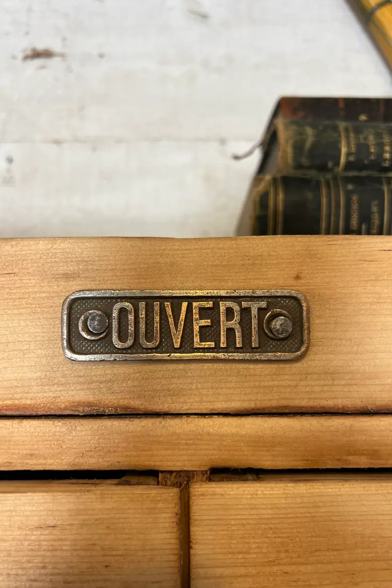 Meuble d’atelier à suspendre