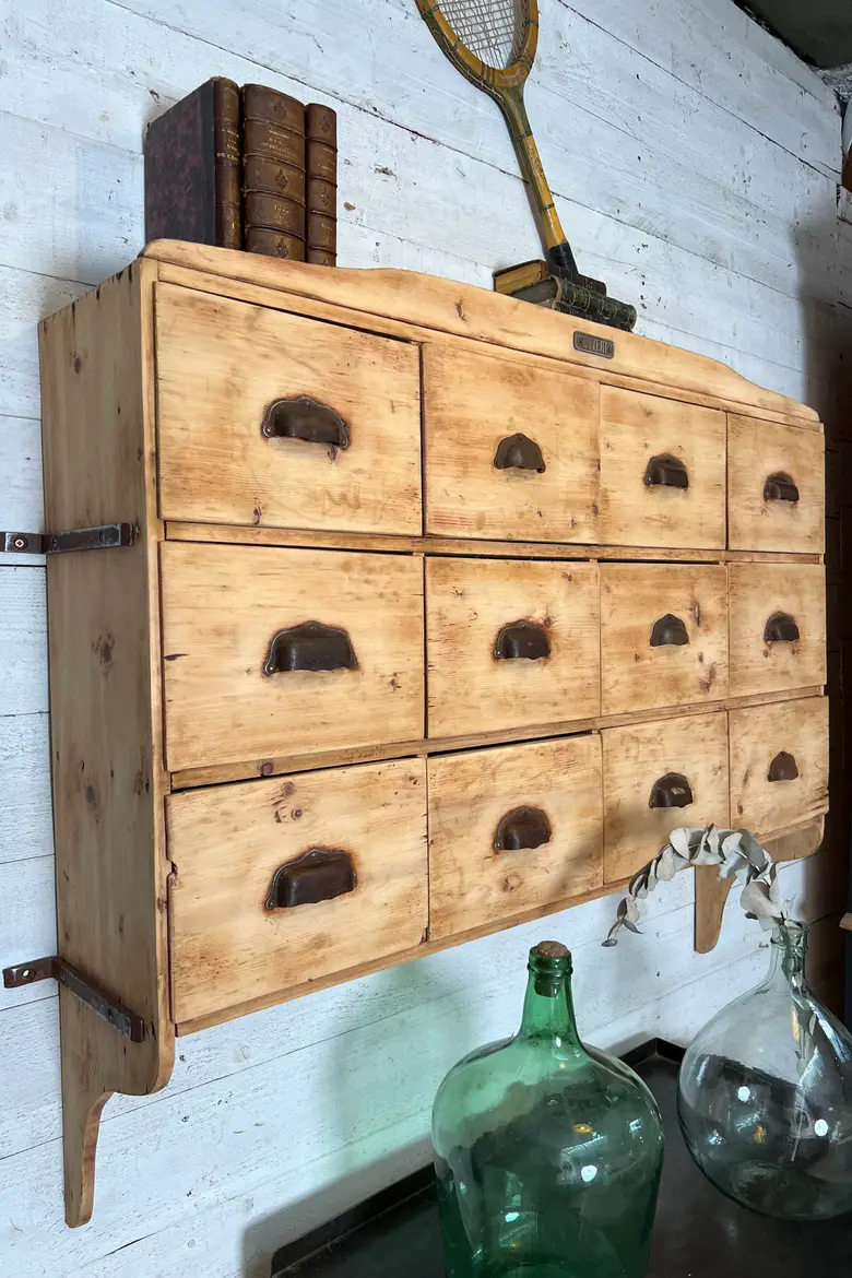 Meuble d’atelier à suspendre