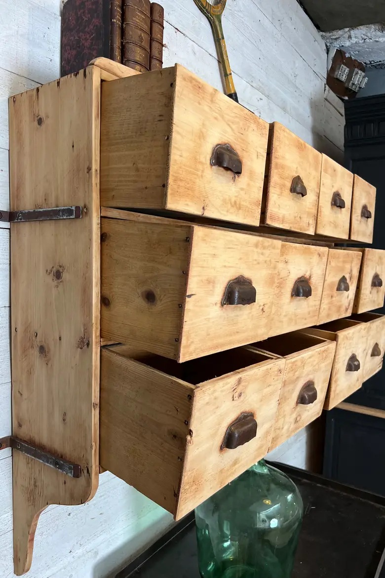 Meuble d’atelier à suspendre