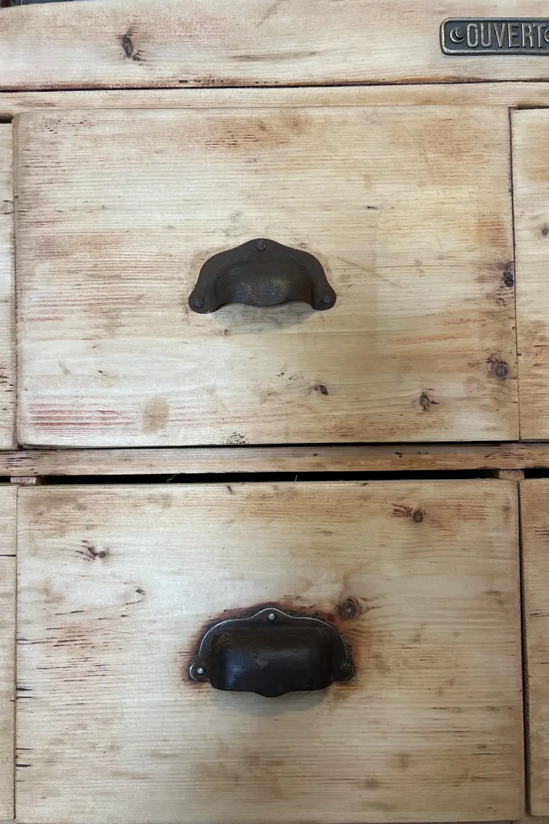 Meuble d’atelier à suspendre