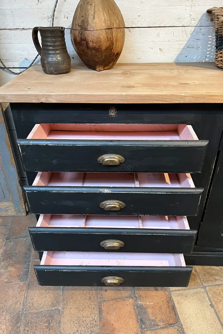 Meuble d’atelier en bois