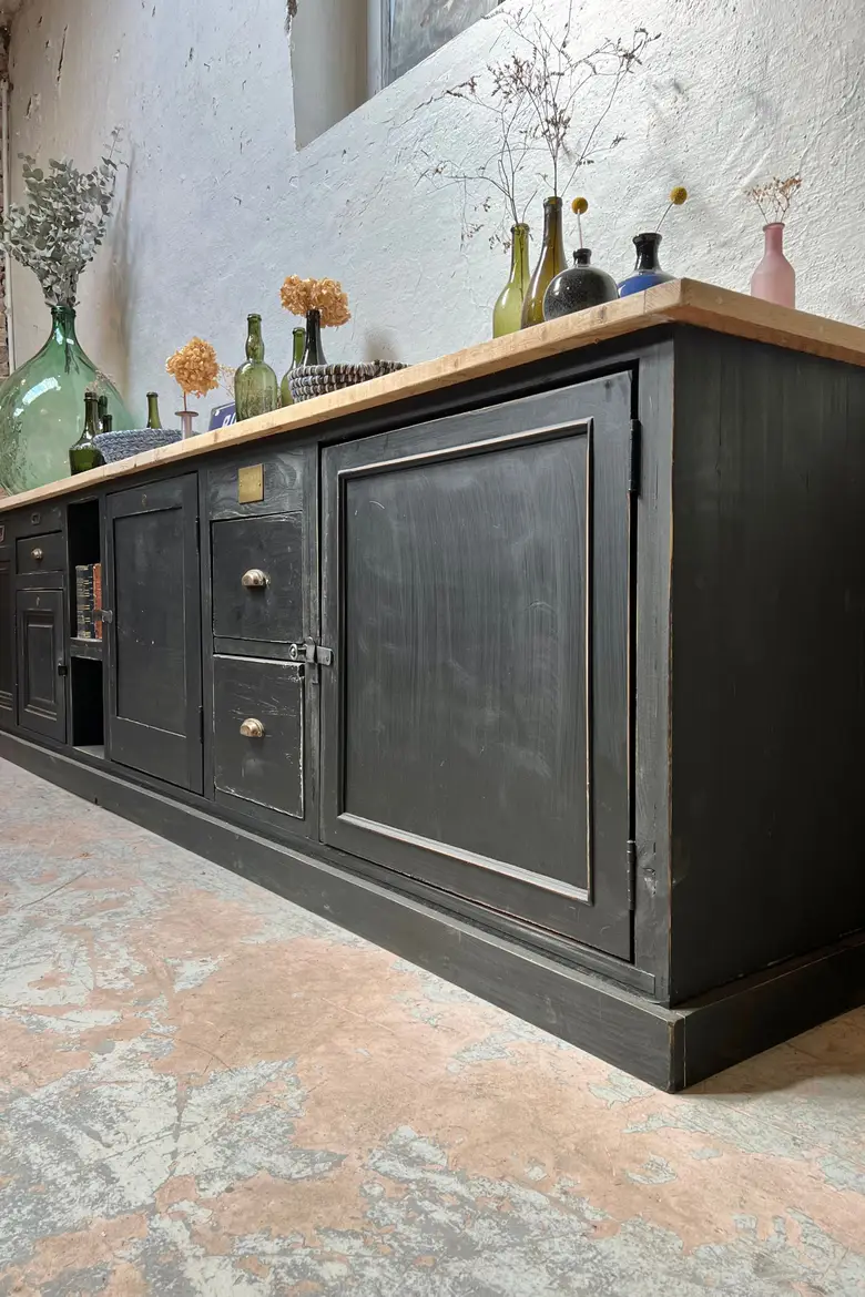 Meuble d’atelier en bois