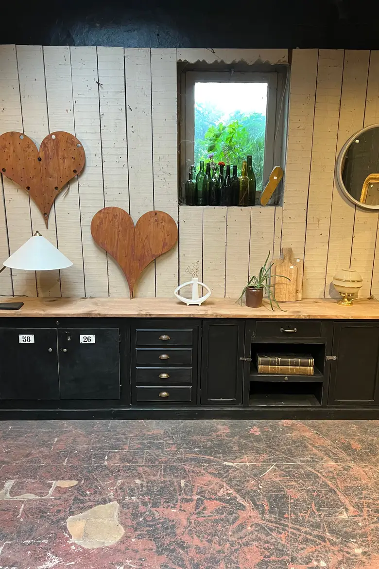 Meuble d’atelier en bois