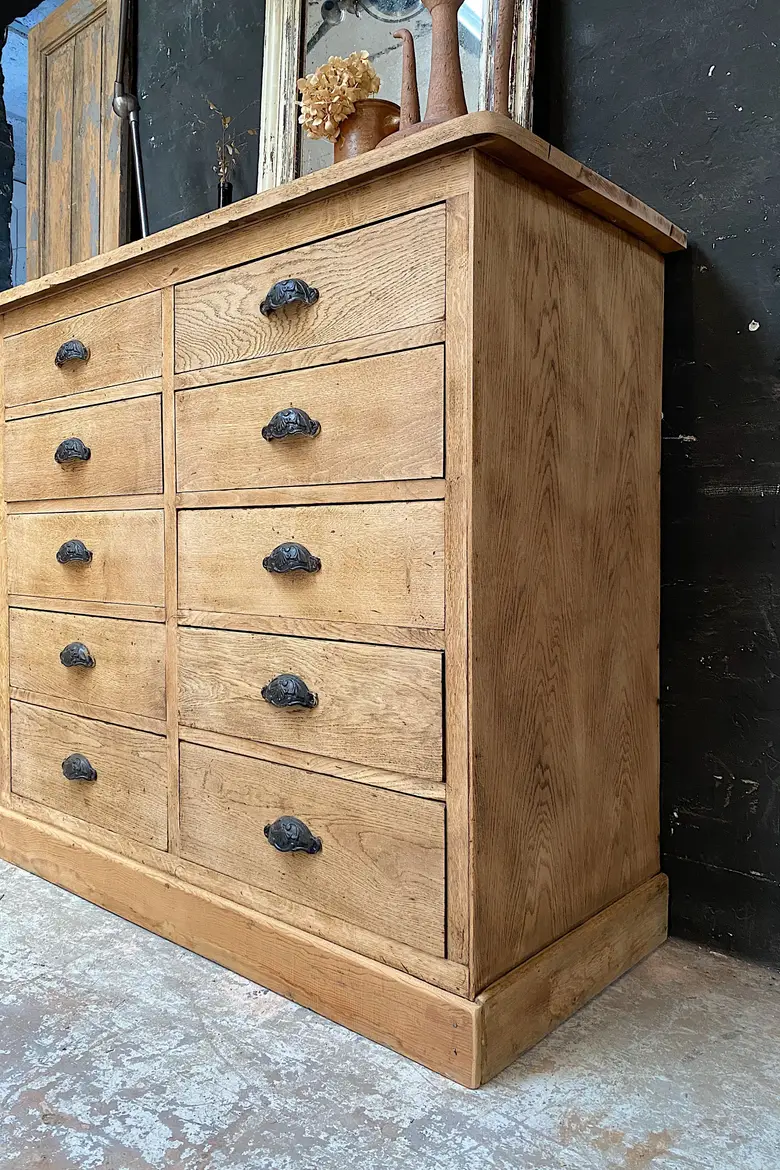 Meuble d'atelier  en chêne à tiroirs Début XXème