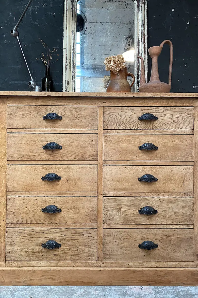 Meuble d'atelier  en chêne à tiroirs Début XXème