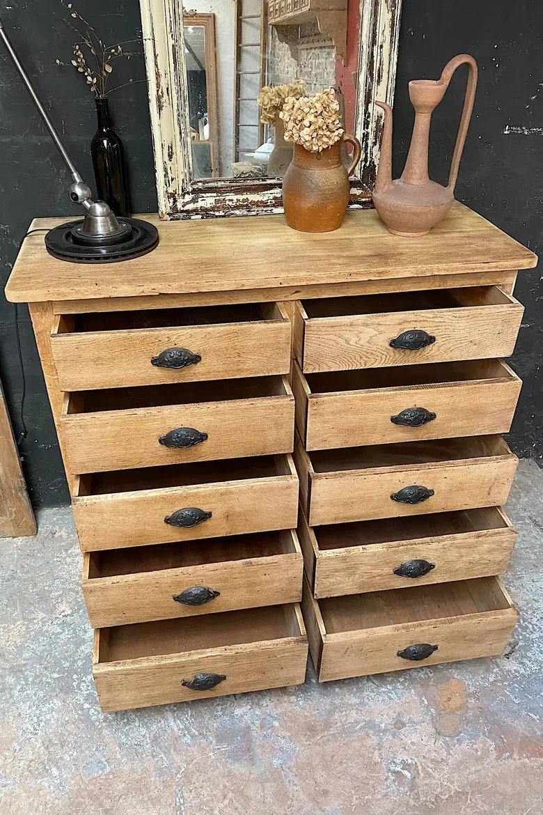 Meuble d'atelier  en chêne à tiroirs Début XXème