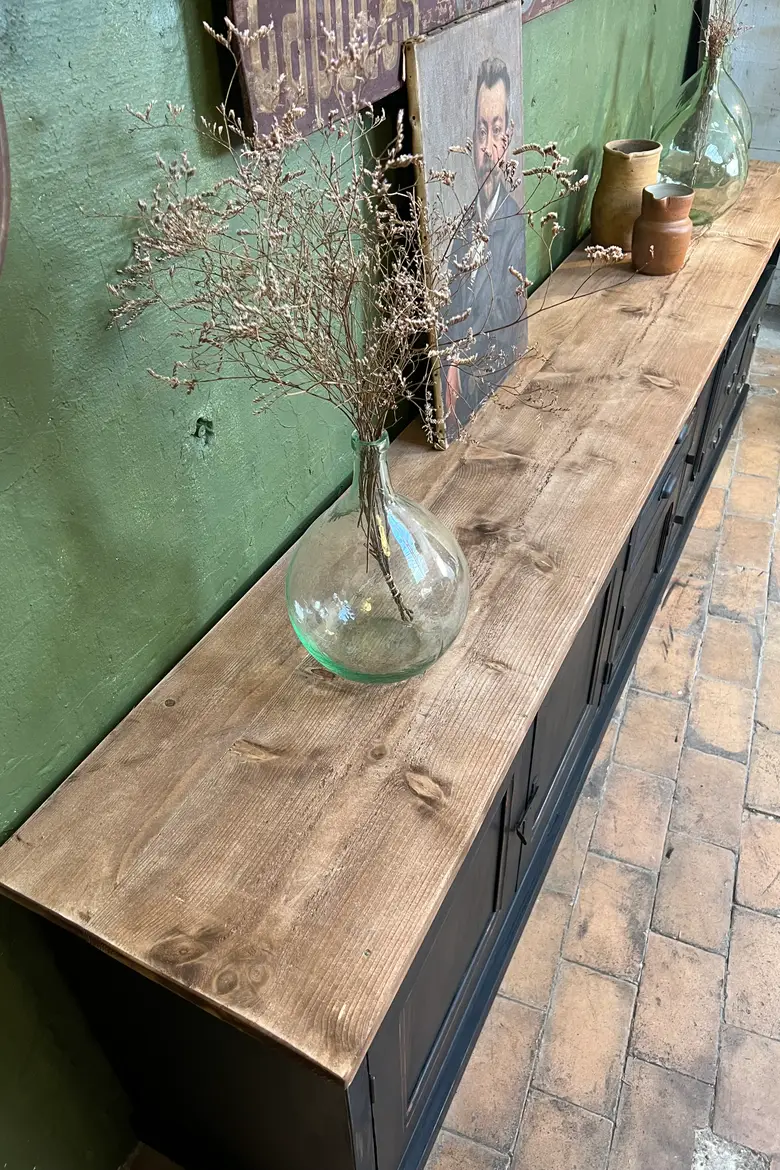 Meuble d’atelier