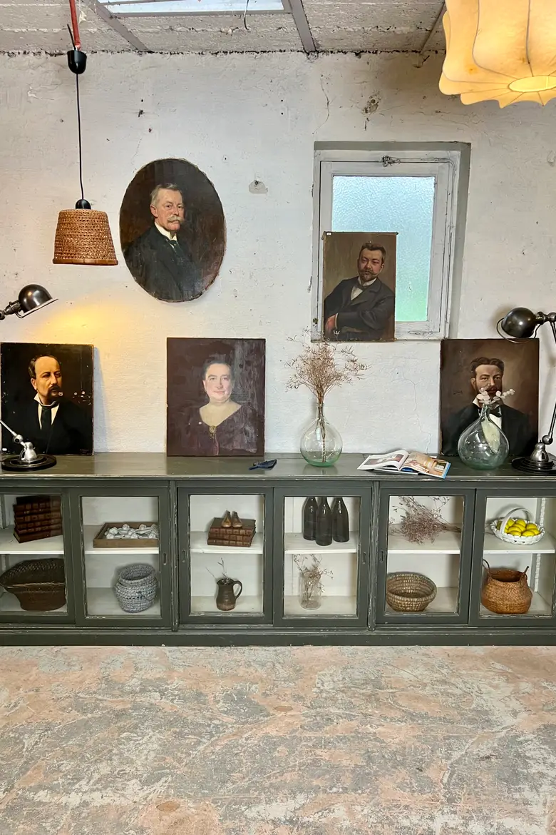 Meuble de commerce vitré
