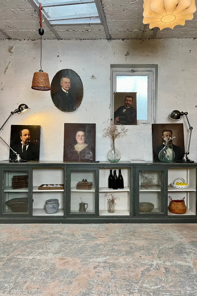 Meuble de commerce vitré