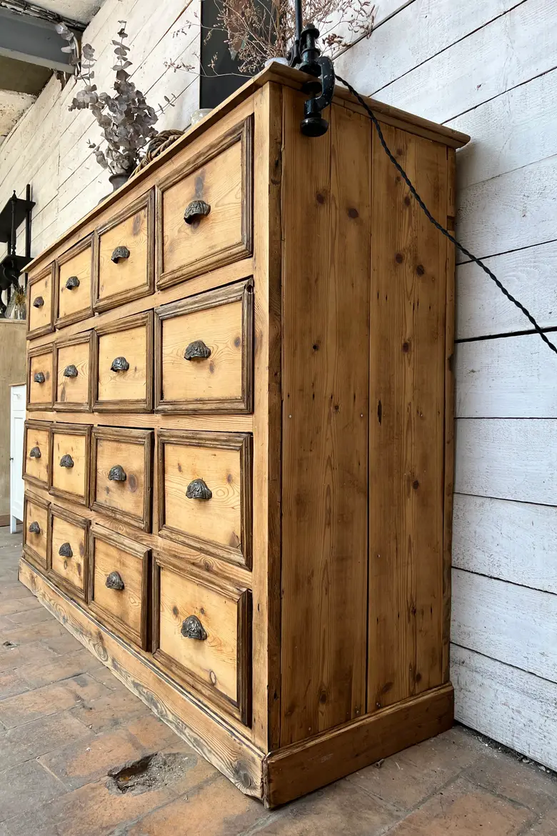 Meuble de métier en sapin