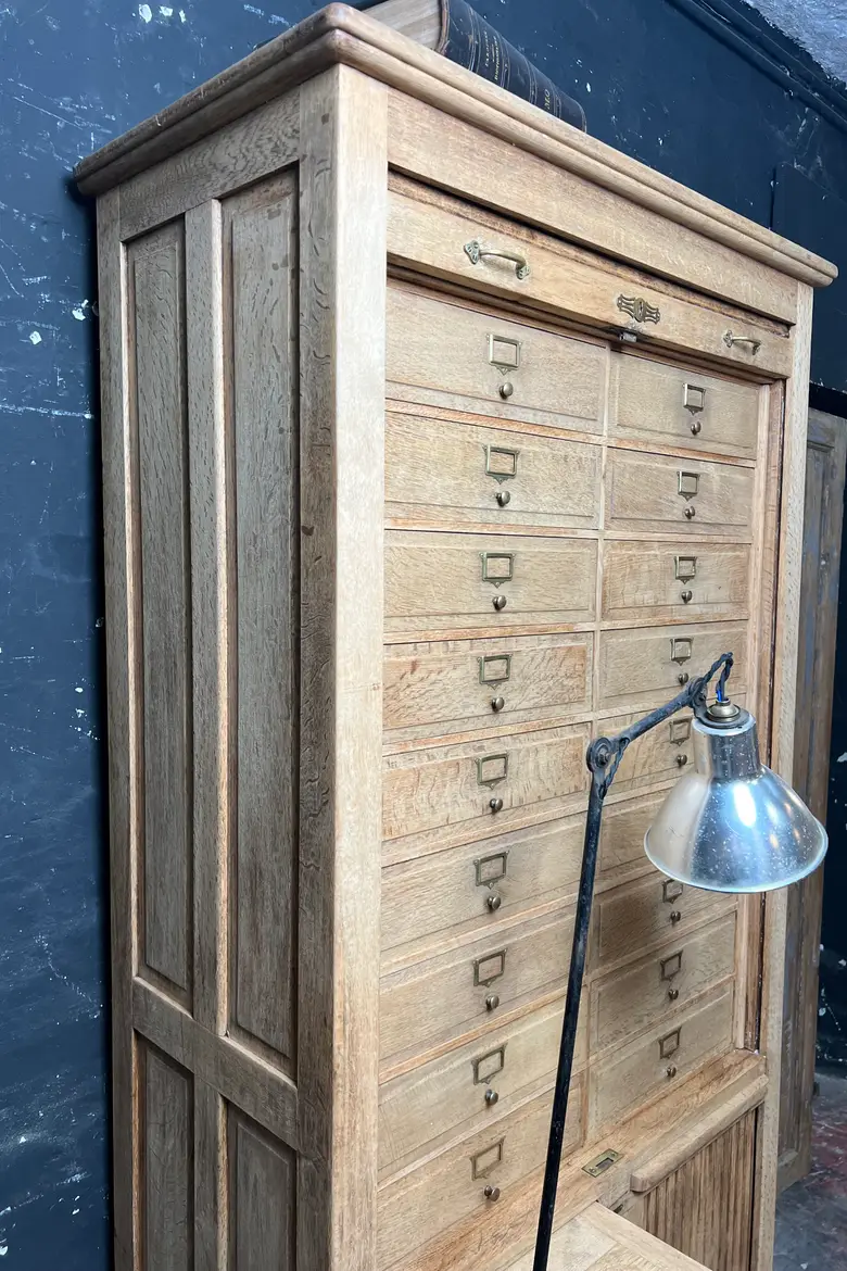 Meuble de notaire à rideau en chêne