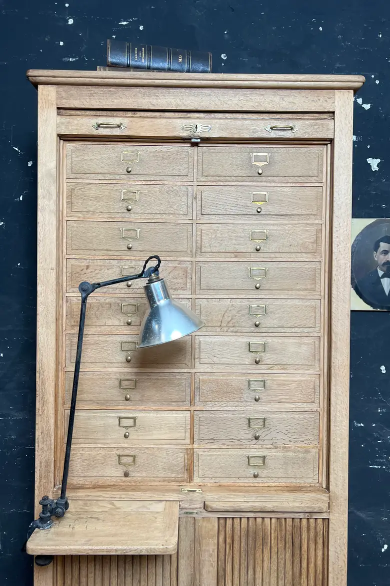 Meuble de notaire à rideau en chêne