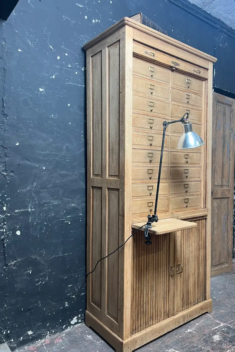 Meuble de notaire à rideau en chêne