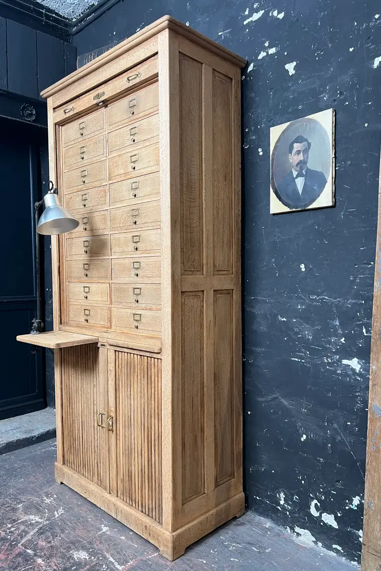 Meuble de notaire à rideau en chêne