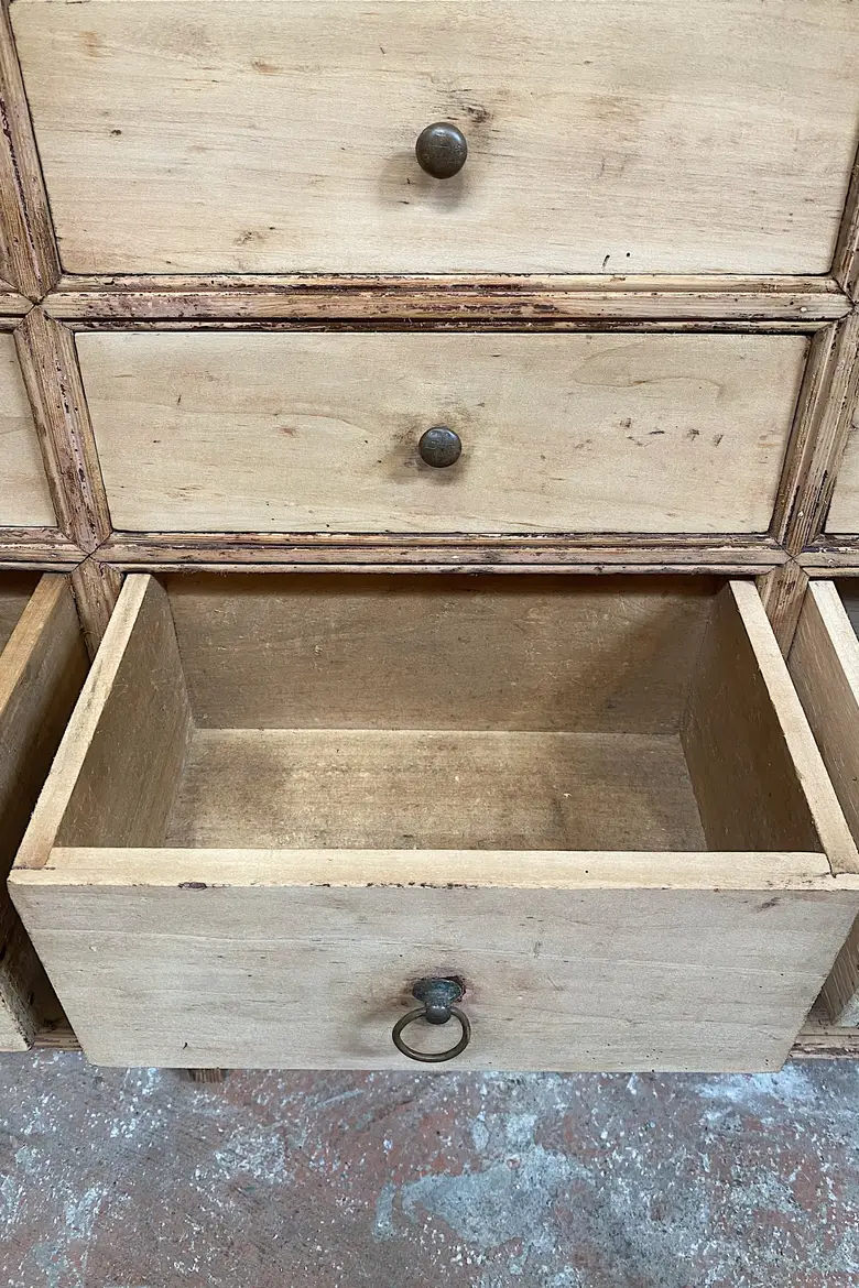 Meuble de quincaillerie en sapin Début XXème