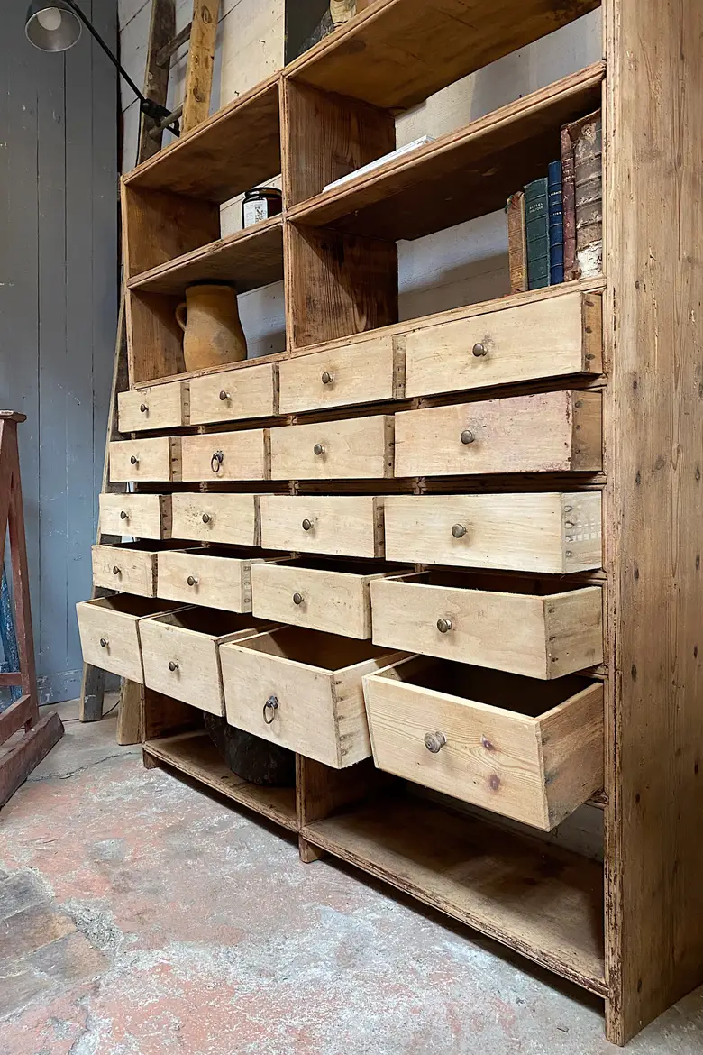 Meuble de quincaillerie en sapin Début XXème