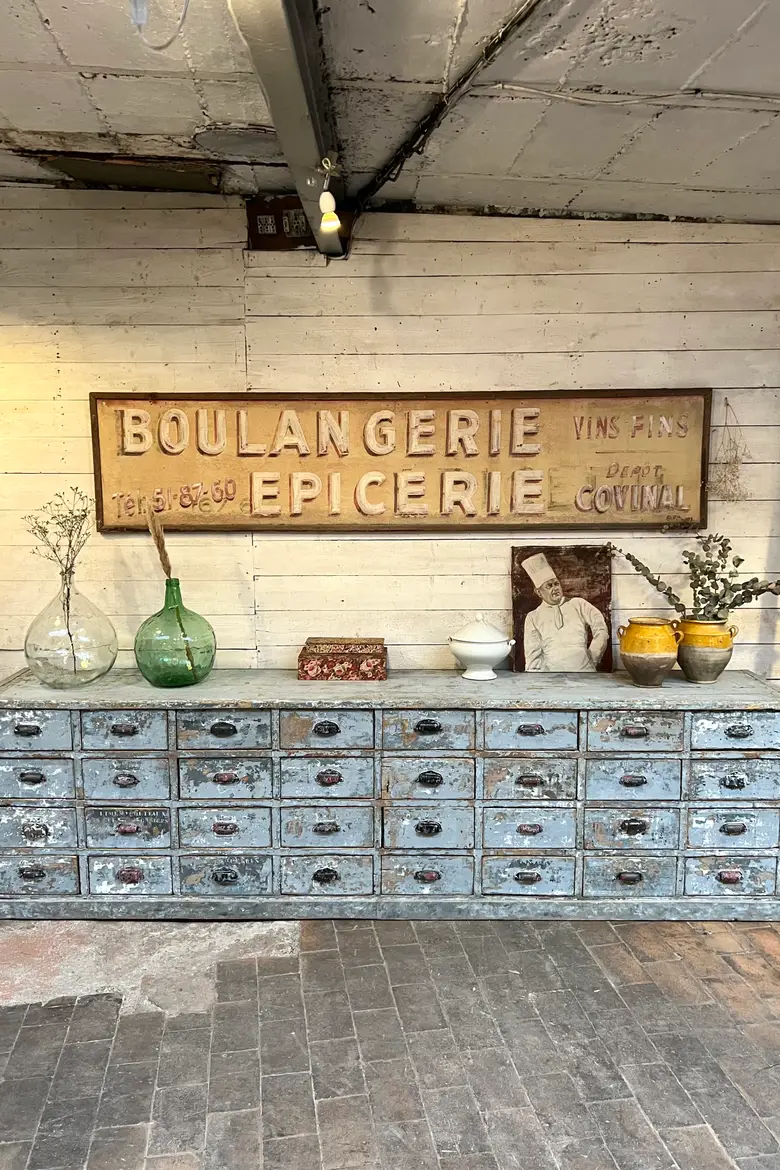 Meuble de quincaillerie en sapin Début XXème