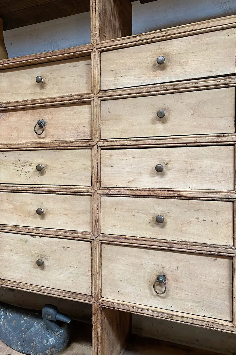 Meuble de quincaillerie en sapin Début XXème