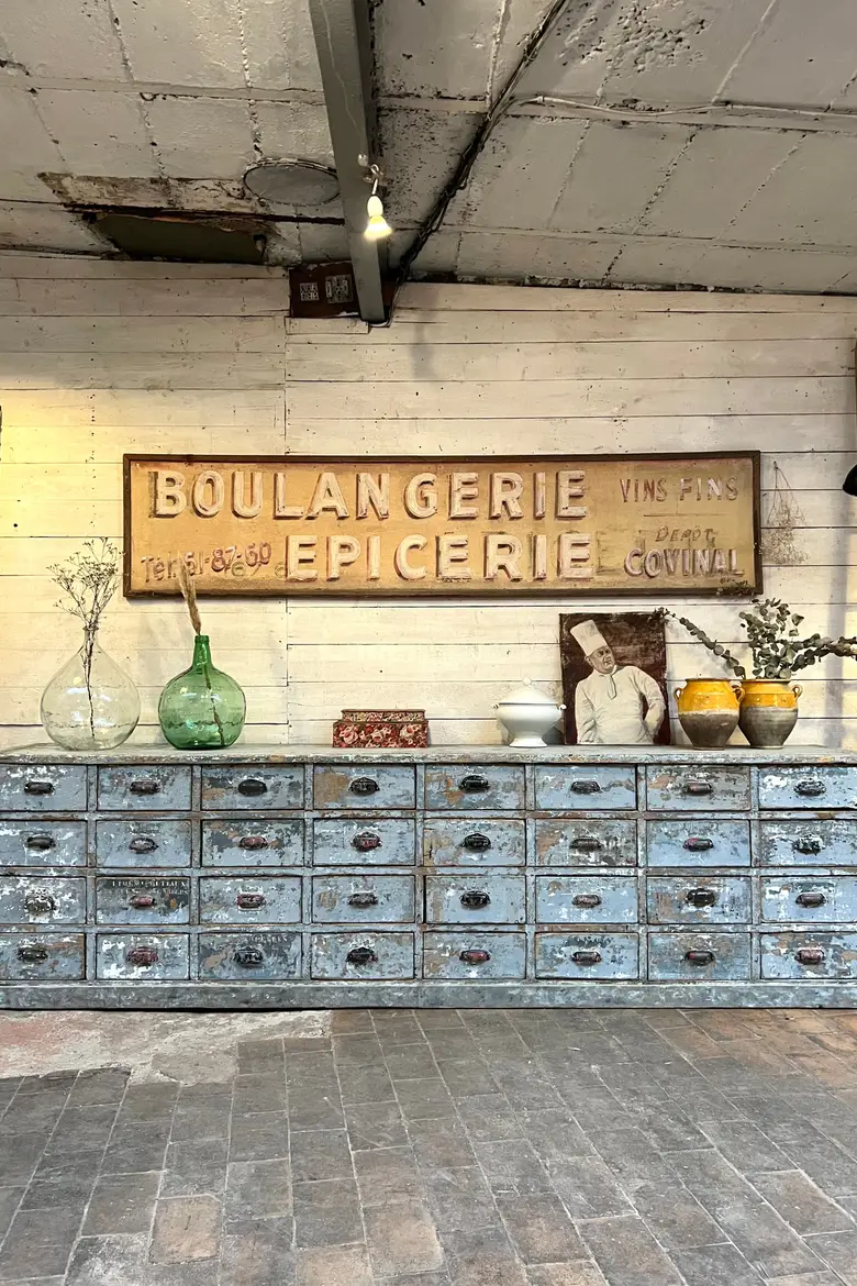 Meuble de quincaillerie en sapin Début XXème
