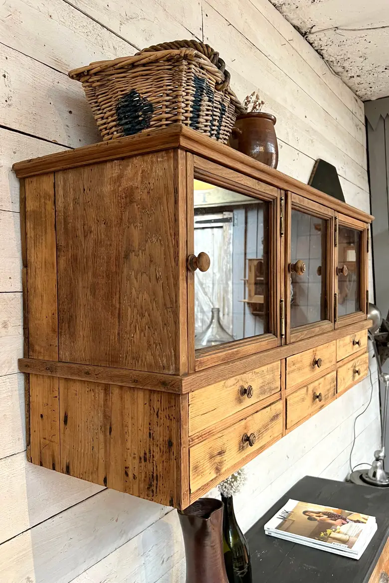 Meuble d’épicerie en bois début 20e à suspendre
