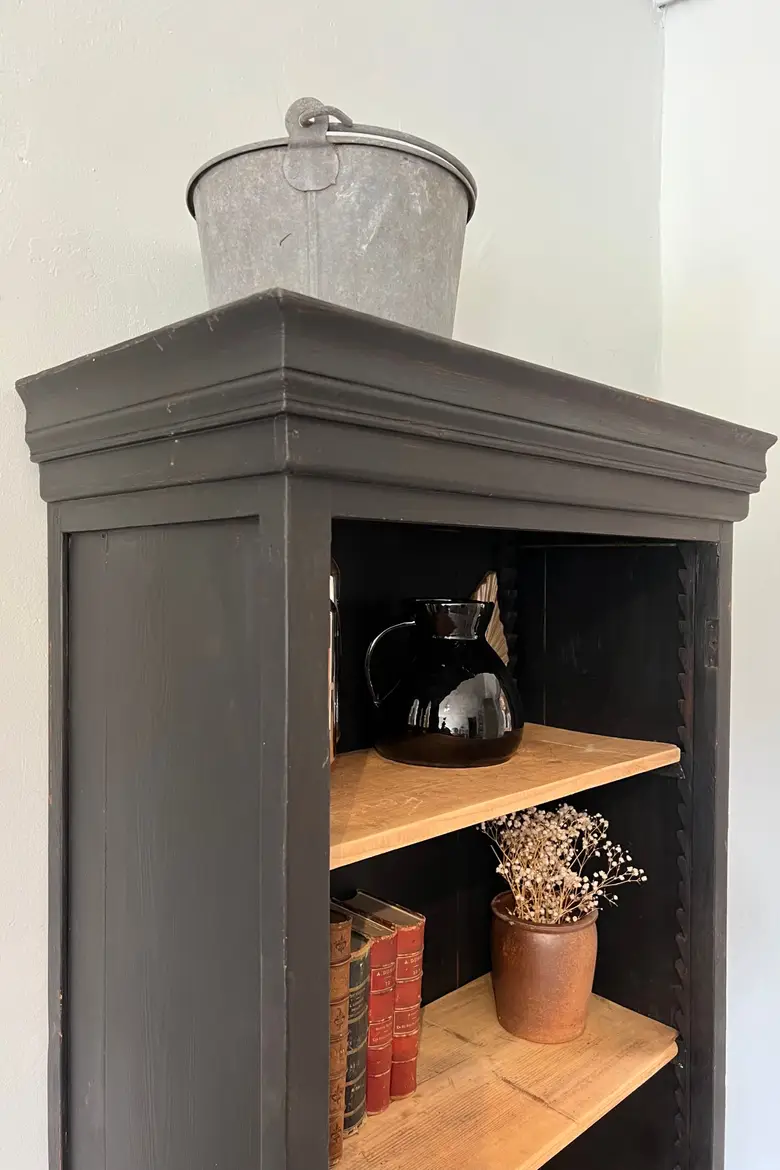 Meuble étagère en sapin