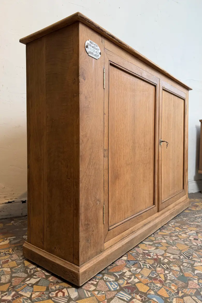 Meuble étroit en chêne