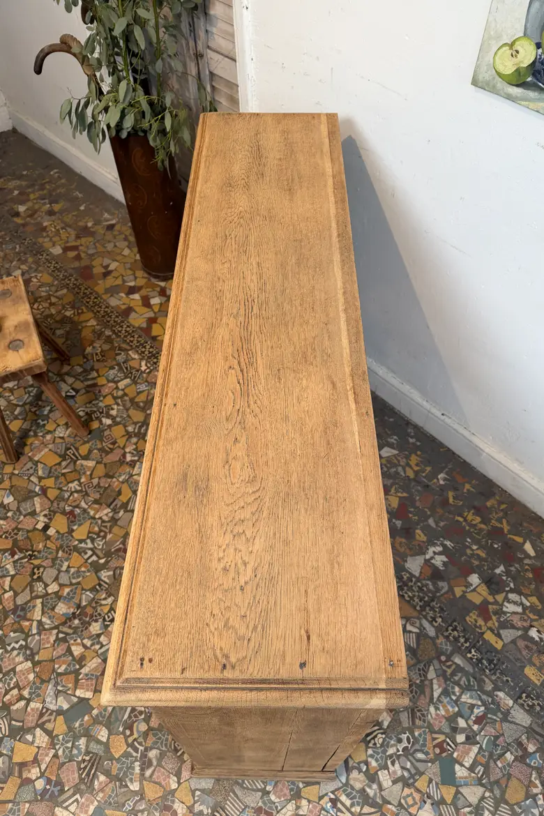 Meuble étroit en chêne