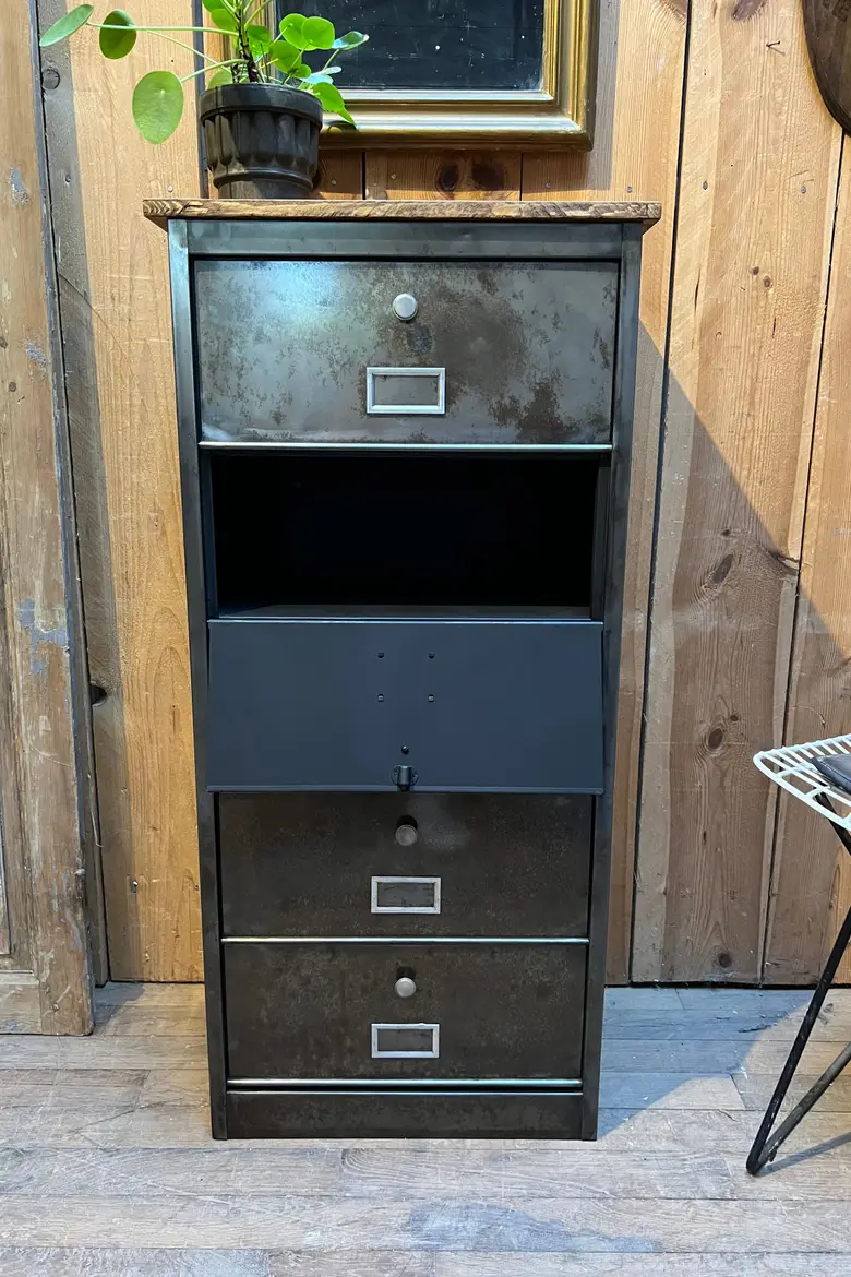 Meuble industriel à clapets Années 50