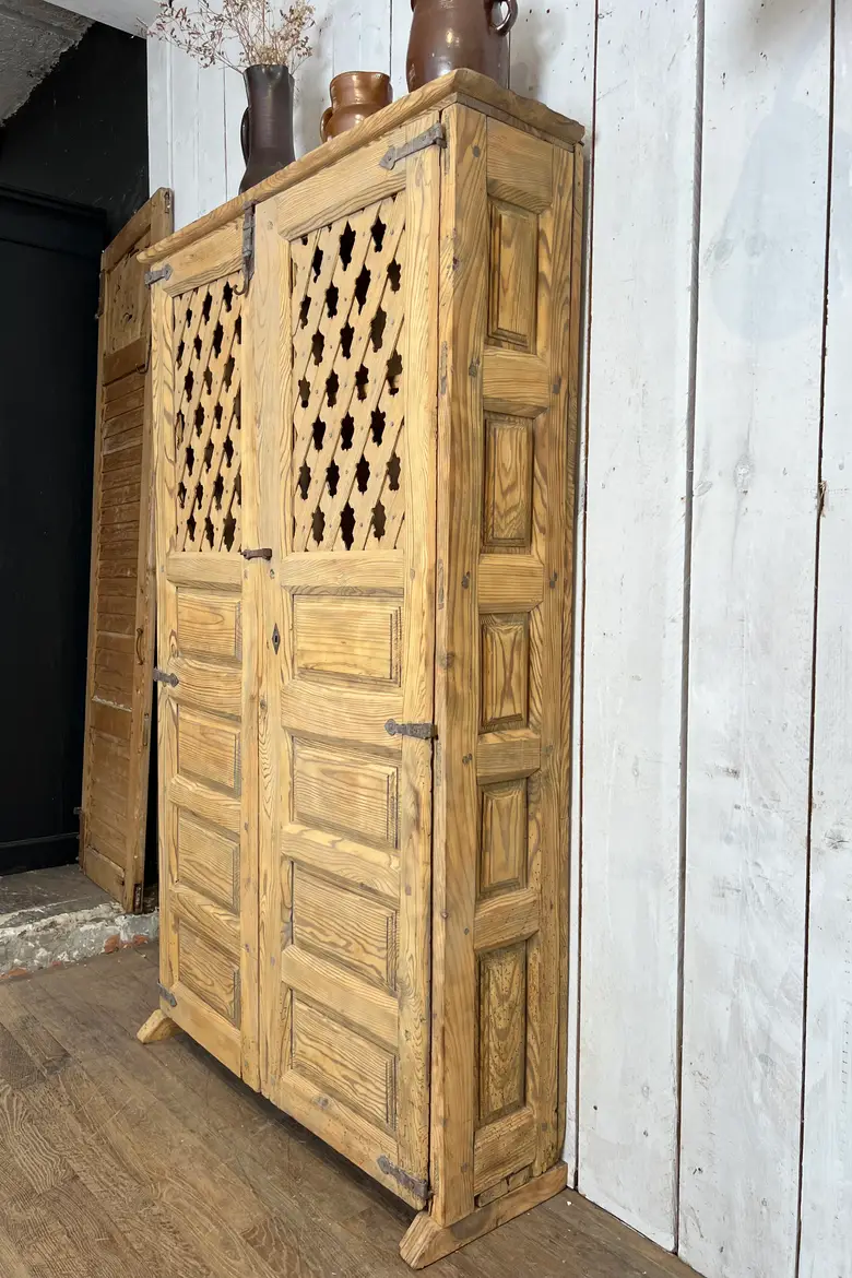 Meuble rustique espagnol