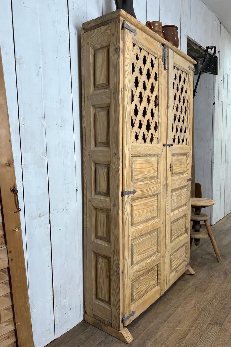 Meuble rustique espagnol
