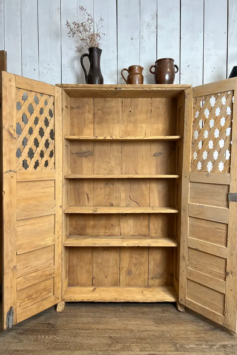 Meuble rustique espagnol
