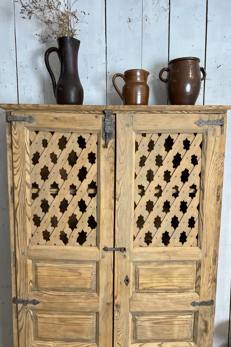 Meuble rustique espagnol